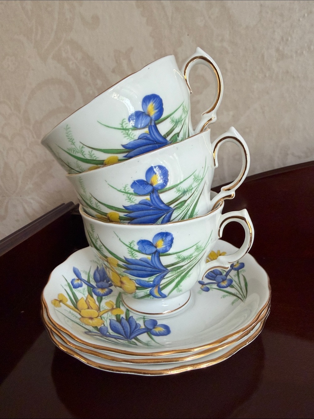 Set of 3 vintage Royal Vale bone china teacups and saucers